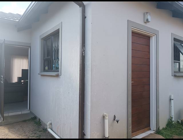 3 BEDROOM HOUSE FOR SALE IN RACEWAY